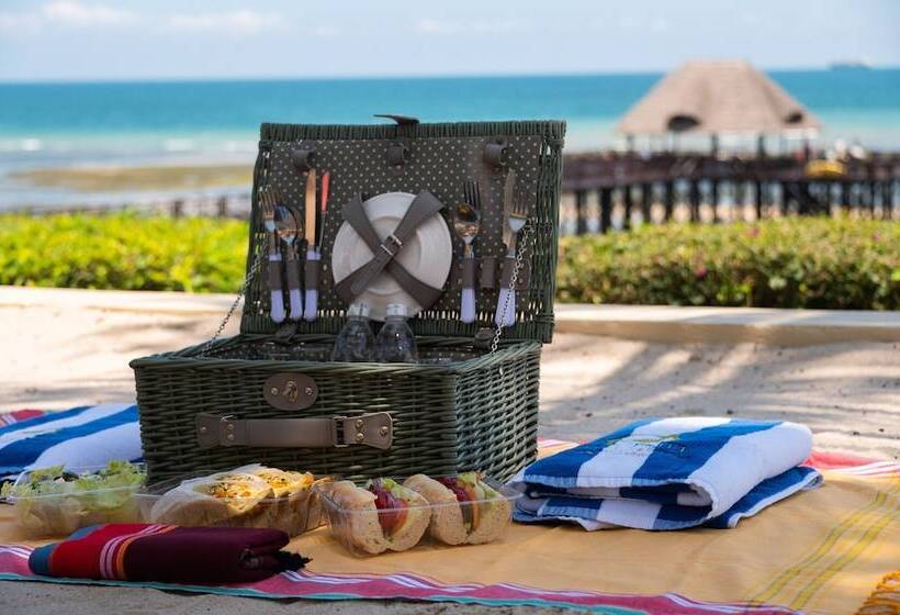 Sea Cliff Resort & Spa