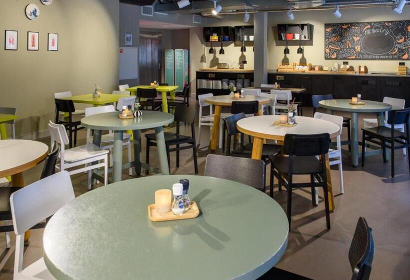 Stayokay Hostel Utrecht Centrum