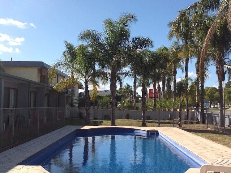 Sunraysia Motel & Holiday Apartments