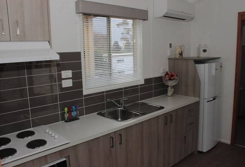 Warrnambool Motel And Holiday Park