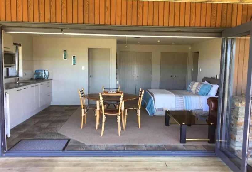 Whangamata Vistas B&b