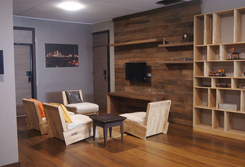 Yuan Hostel