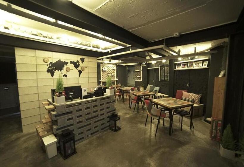 ユースホステル That House Hongdae