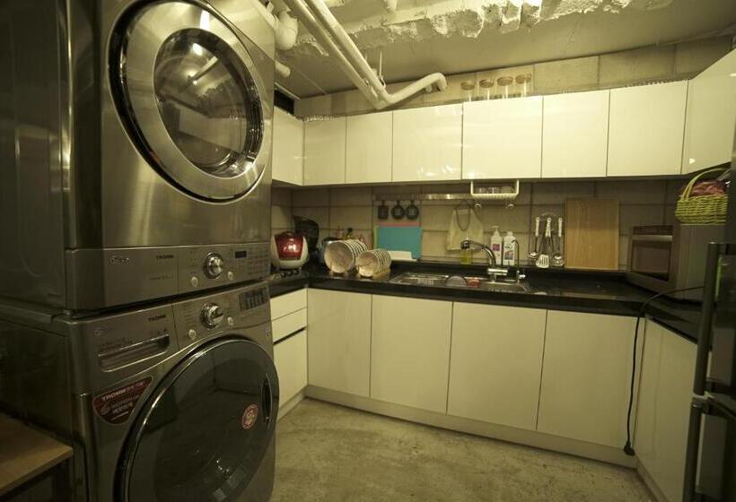 ユースホステル That House Hongdae