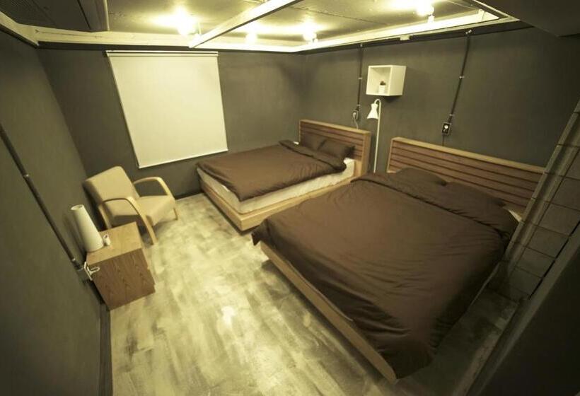 ユースホステル That House Hongdae