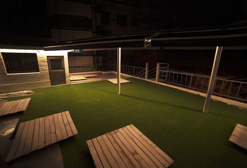 ユースホステル That House Hongdae