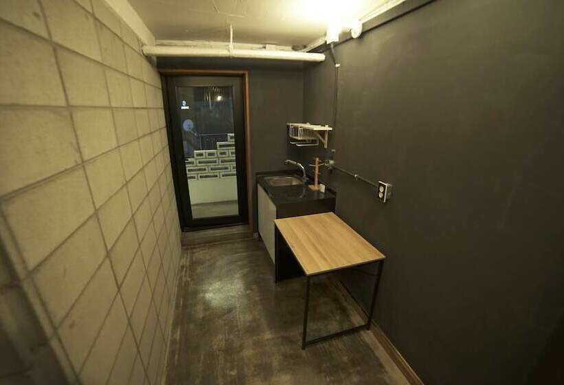 ユースホステル That House Hongdae