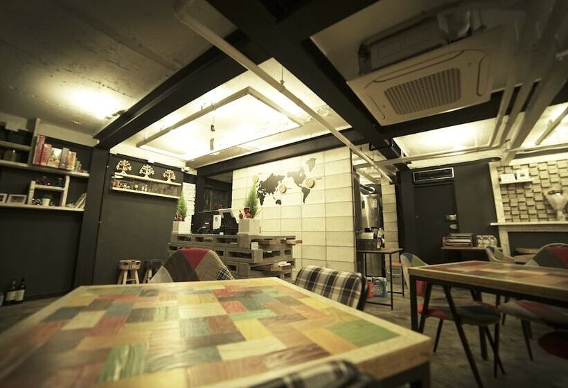 ユースホステル That House Hongdae