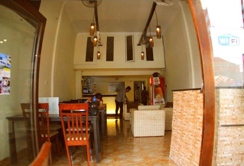 B52 Hostel