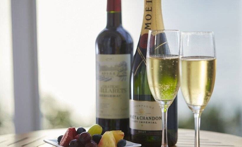 Beach Front Tower Mihama By Dsh