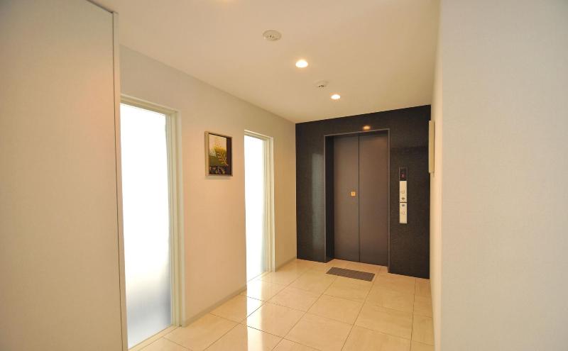 Beach Front Tower Mihama By Dsh