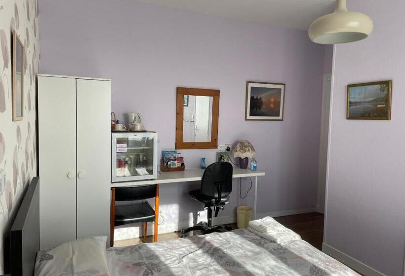 민박 Webb S Of Glomel