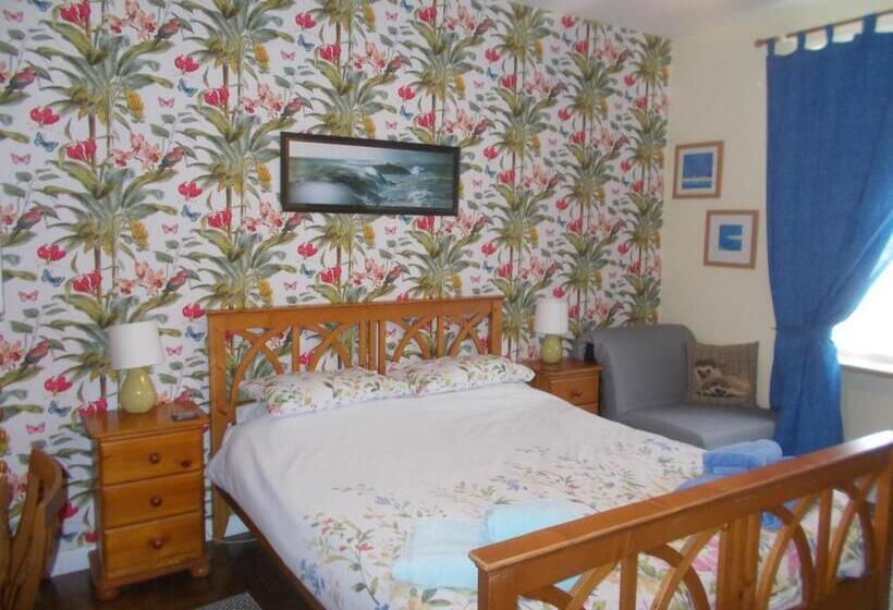 민박 Webb S Of Glomel