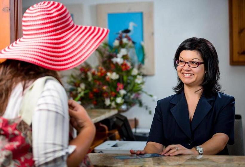 בית מלון כפרי Arniston Spa