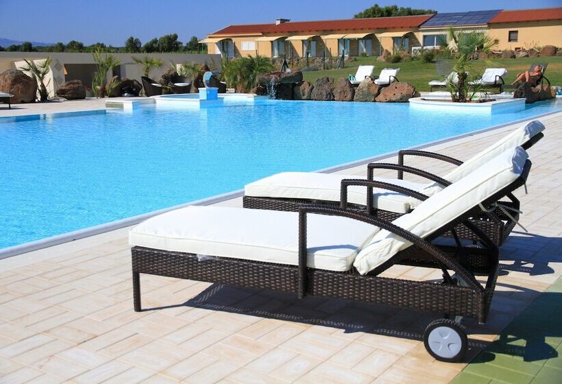 בית מלון כפרי Country Resort Capo Nieddu