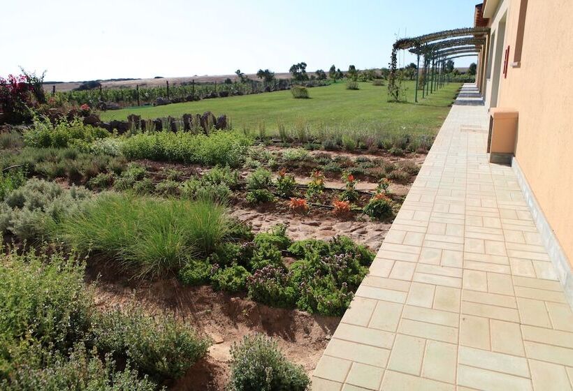 בית מלון כפרי Country Resort Capo Nieddu