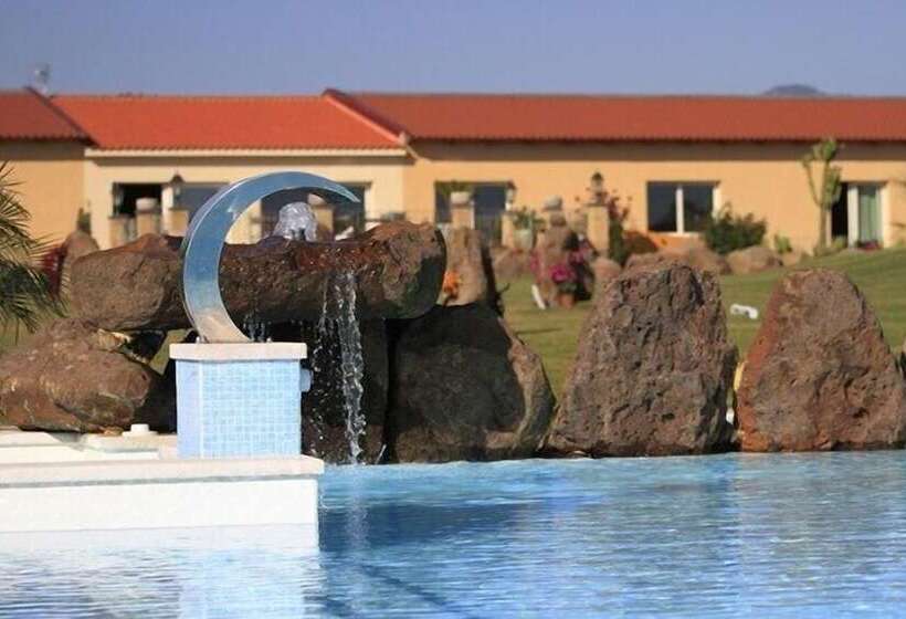 בית מלון כפרי Country Resort Capo Nieddu