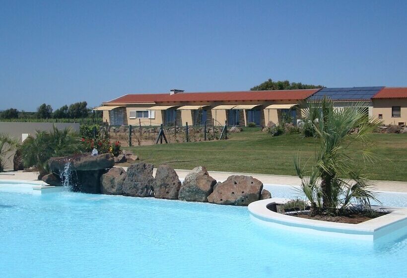 בית מלון כפרי Country Resort Capo Nieddu