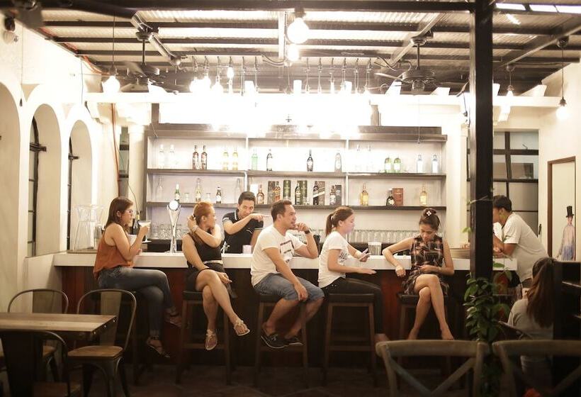 カプセルホテル Tambayan Capsule Hostel