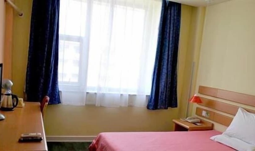 Отель Home Inn Nanchang Beijing West Road