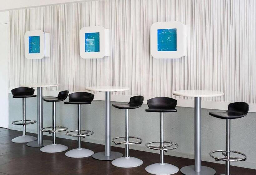 호텔 Ibis Budget Chambéry Centreville