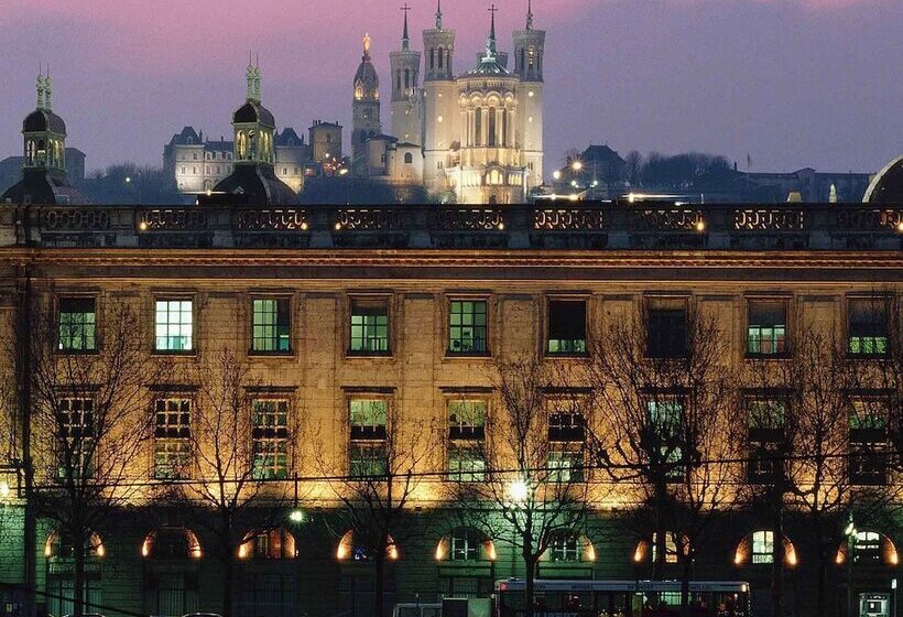 فندق Ibis Budget Villefranche