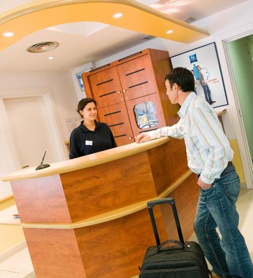 فندق Ibis Budget Villefranche
