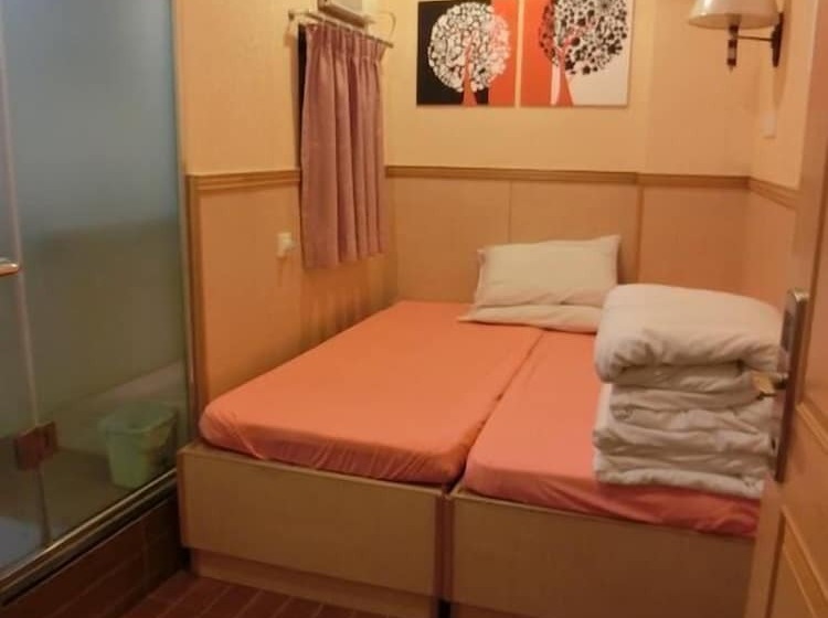 هتل Just Inn On Nathan Road