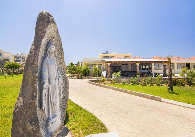 فندق Kouros Palace