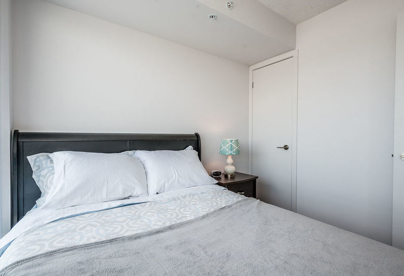 Отель Life Suites Soho Cn Tower And Lake View