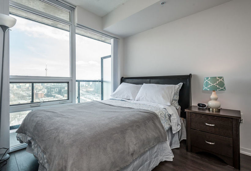 Отель Life Suites Soho Cn Tower And Lake View