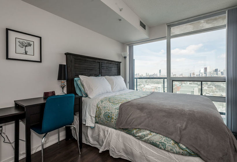 Отель Life Suites Soho Cn Tower And Lake View