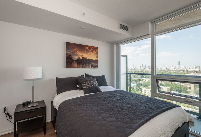 Отель Life Suites Soho Cn Tower And Lake View