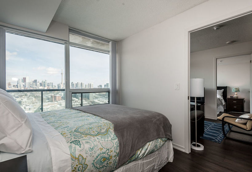 Отель Life Suites Soho Cn Tower And Lake View