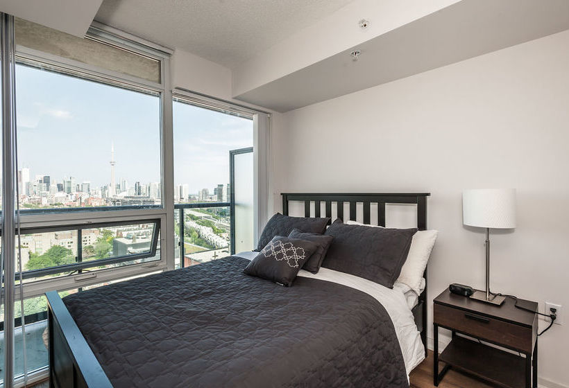 Отель Life Suites Soho Cn Tower And Lake View