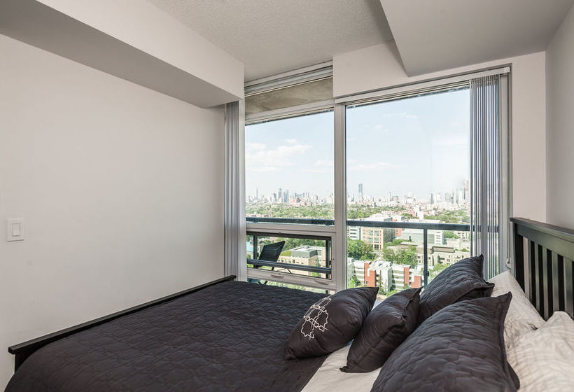 Отель Life Suites Soho Cn Tower And Lake View