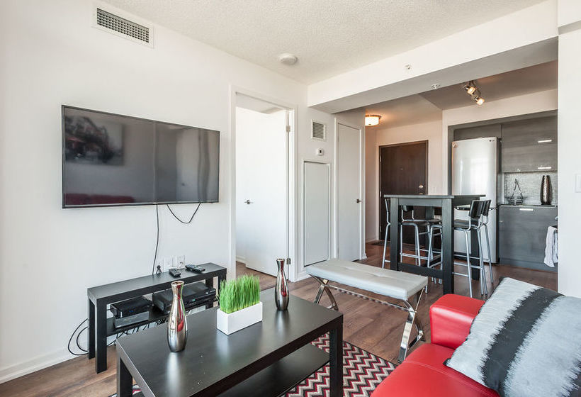 Отель Life Suites Soho Cn Tower And Lake View