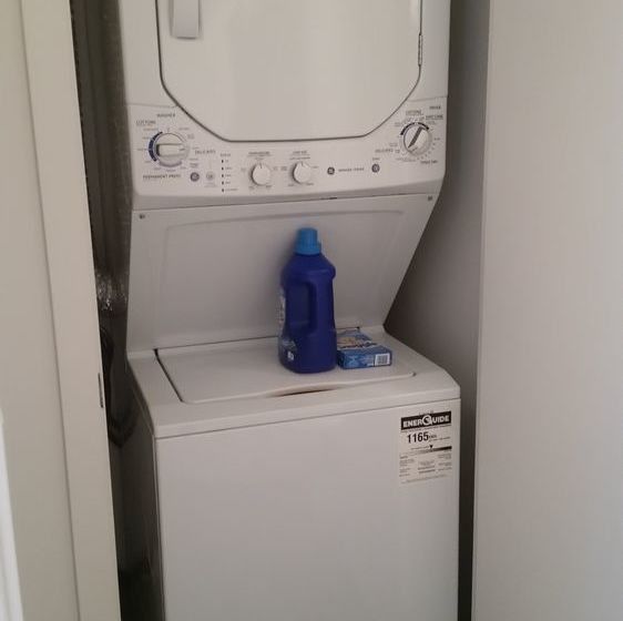 Отель Life Suites Soho Cn Tower And Lake View