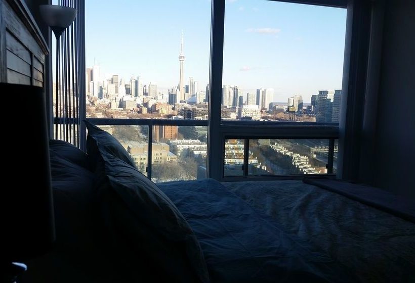 Отель Life Suites Soho Cn Tower And Lake View