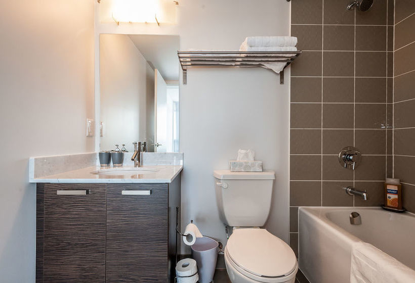 Отель Life Suites Soho Cn Tower And Lake View