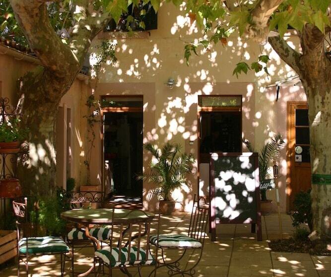 Отель Maison Bagatelle