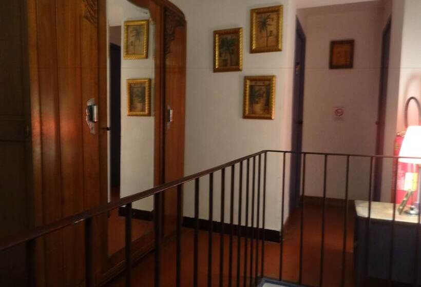 Отель Maison Bagatelle