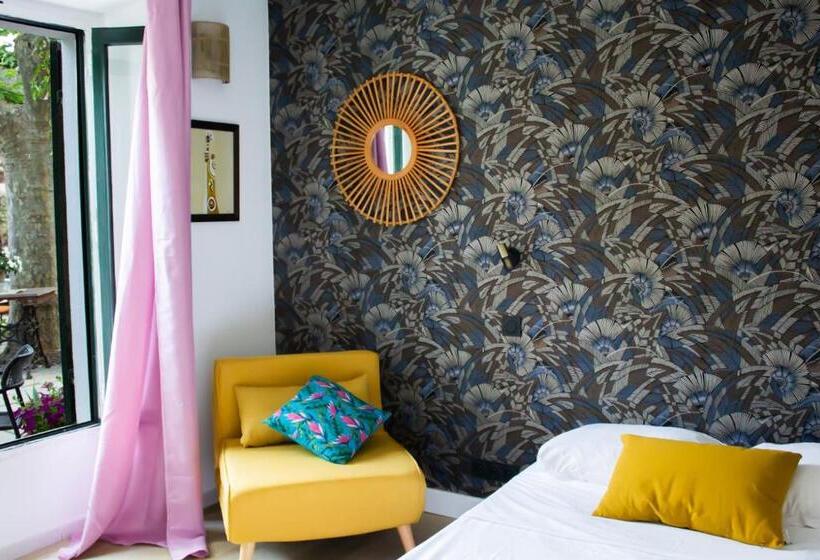 Отель Maison Bagatelle