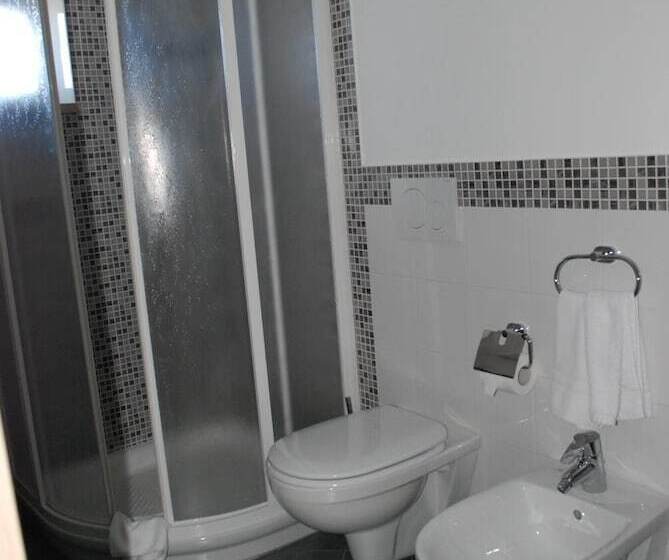 Отель Maniel Beach