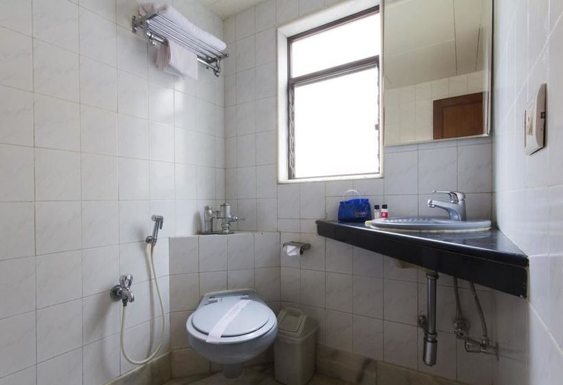 Fotos del hotel Oyo Premium Sion Railway Station:  14
