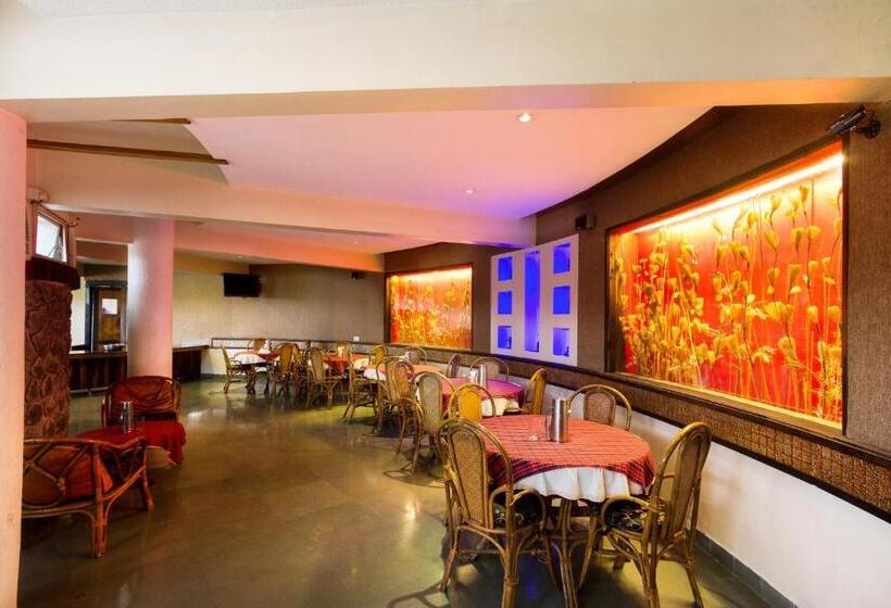 בית מלון כפרי Treebo Premium Niraali Executive