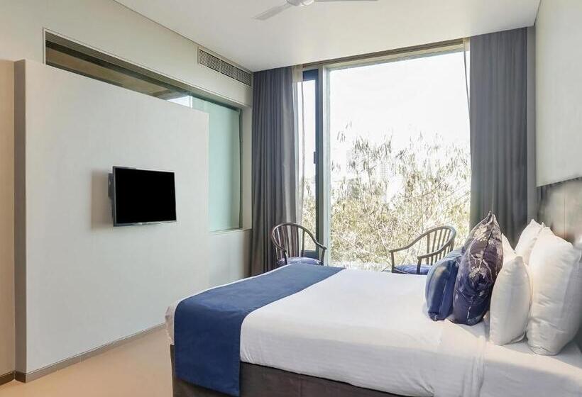 בית מלון כפרי Treebo Premium Niraali Executive