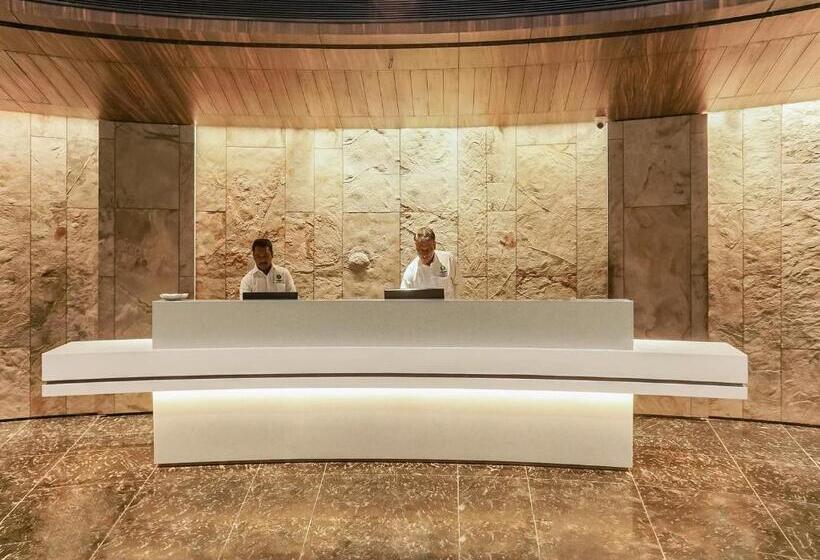 בית מלון כפרי Treebo Premium Niraali Executive