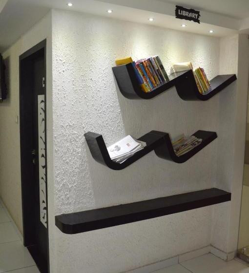 酒店 Paramount Inn