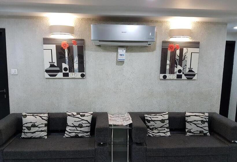 酒店 Paramount Inn